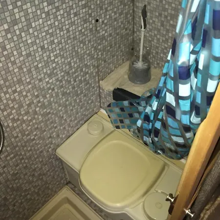 House On Wheels * 布里斯托