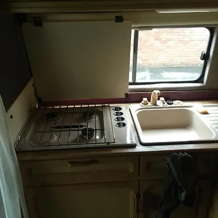 House On Wheels بوتيل *