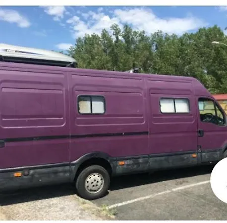 House On Wheels بوتيل *